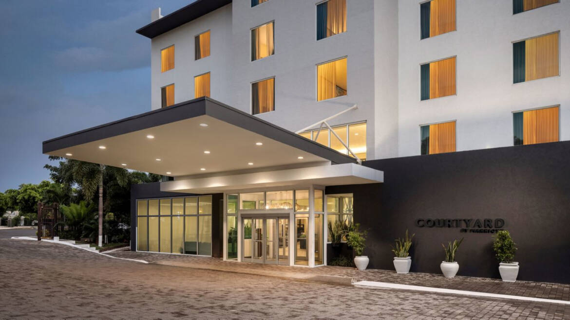 Hotel-outside-picture-002.jpg